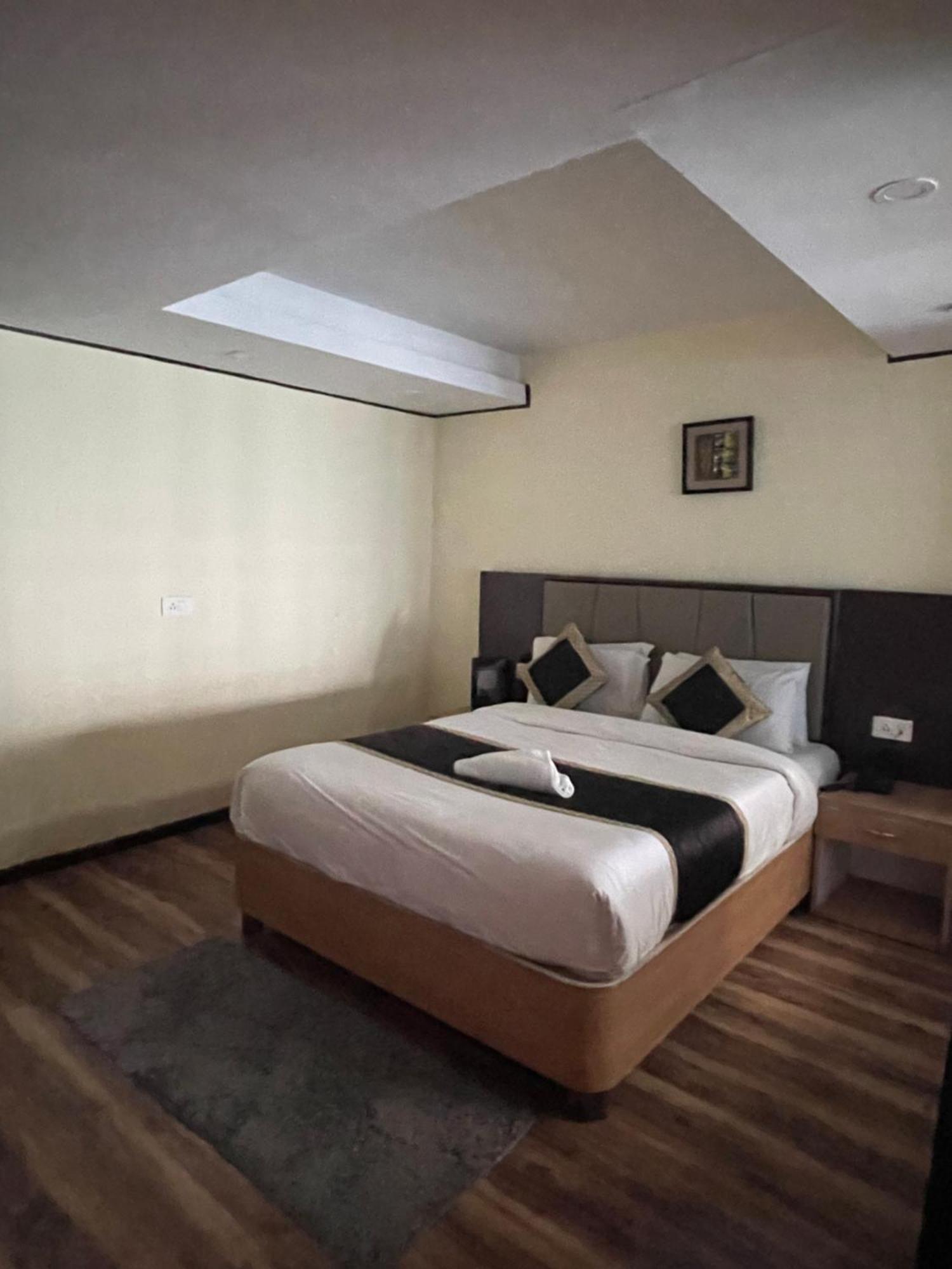 Hotel Palm Street Near Taj Agra  Buitenkant foto